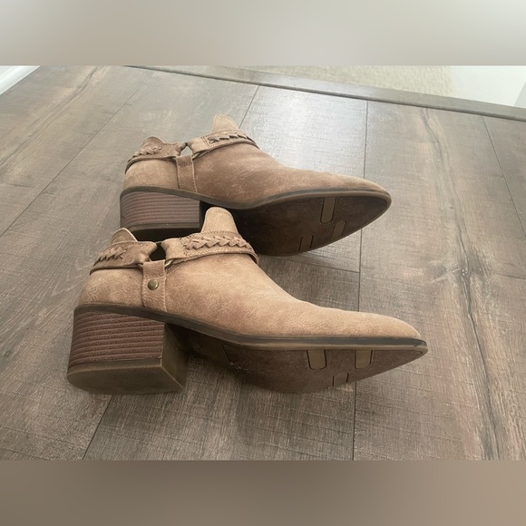 Fergalicious by Fergie Ankle Booties 9.5 - Picture 6 of 8